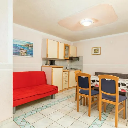 Gorgeous In With Kitchen Apartment